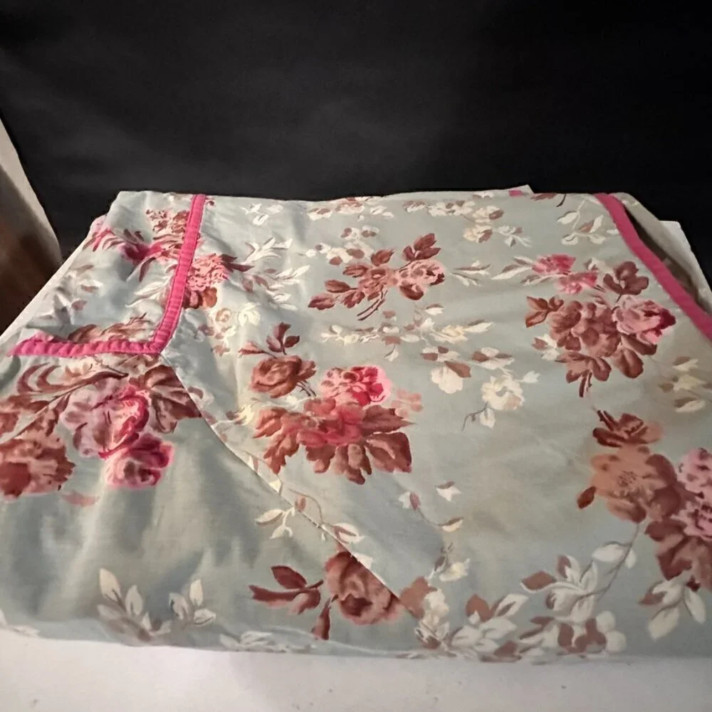 French Country Tablecloth ,ABC Home & Carpet, Floral Vintage Cotton Euc 66x 100